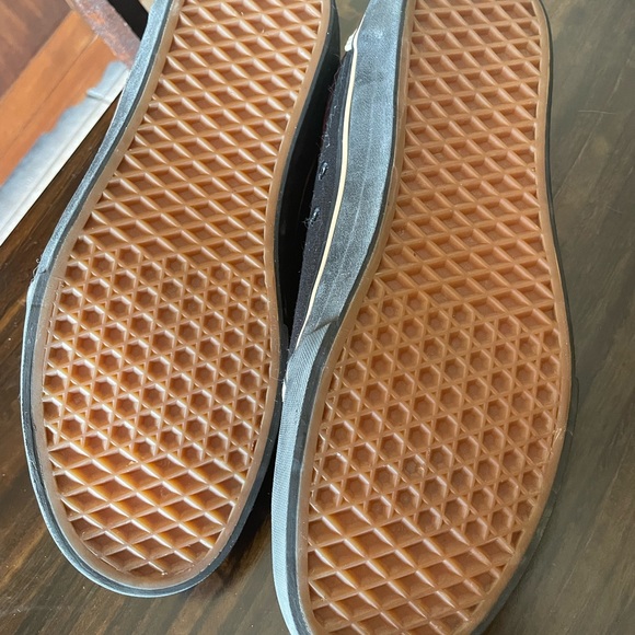 Custom Vans - Picture 3 of 3